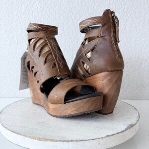 NEW Lane Boots BECCA Womens Brown Wedges 8.5 Western Sandals Cowgirl Wooden Heel
